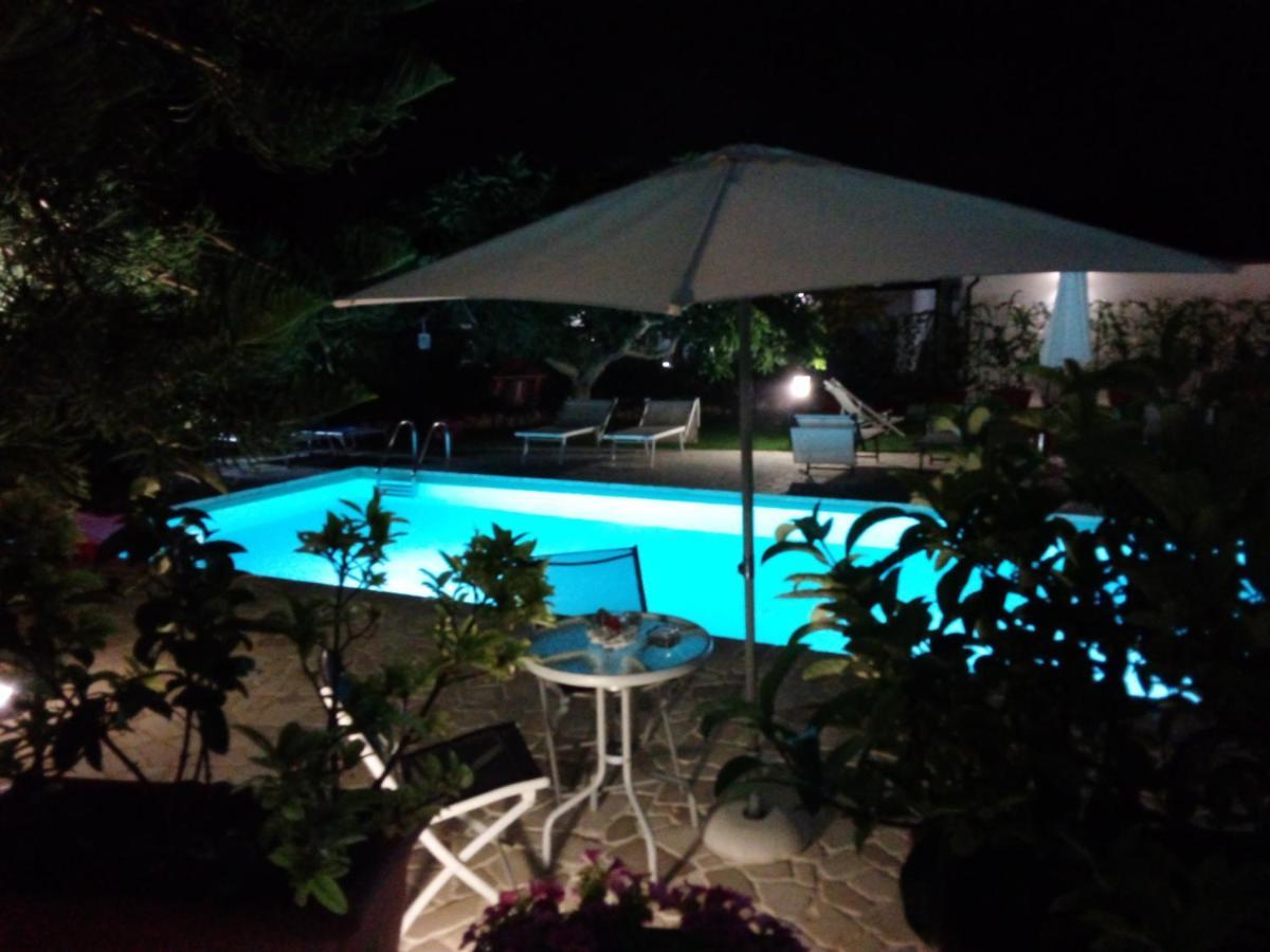 Casa Vacanza Augusto Uggiano La Chiesa Ngoại thất bức ảnh