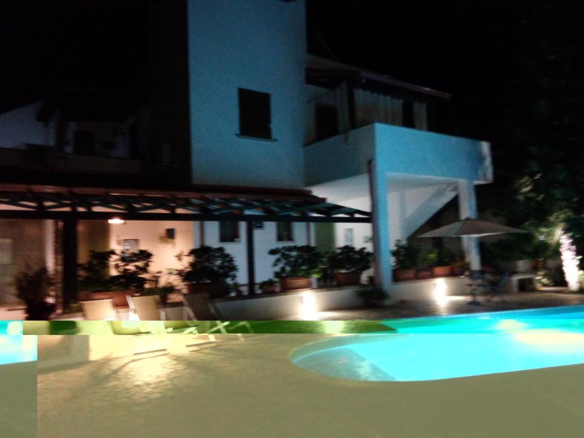 Casa Vacanza Augusto Uggiano La Chiesa Ngoại thất bức ảnh