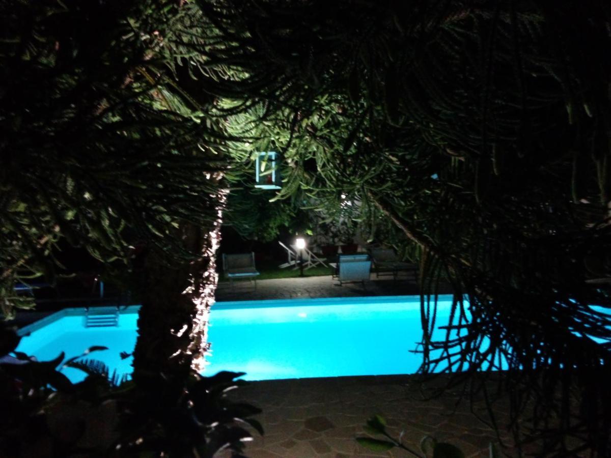 Casa Vacanza Augusto Uggiano La Chiesa Ngoại thất bức ảnh
